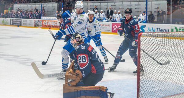 Unia Oświęcim play-off seria Toruń 1:1 hokej mecze Chemików zwycięstwo porażka 2026