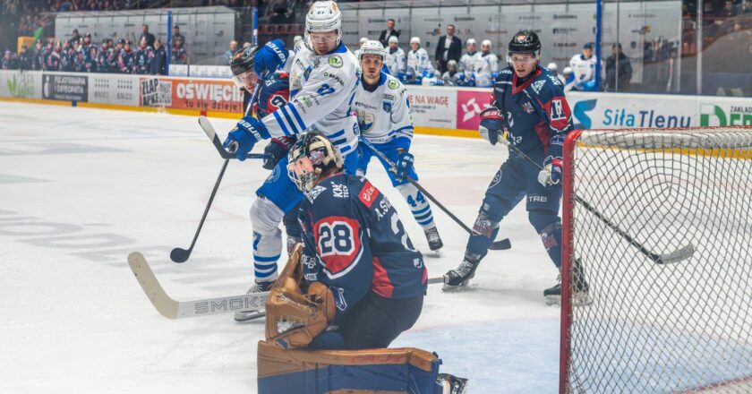 Unia Oświęcim play-off seria Toruń 1:1 hokej mecze Chemików zwycięstwo porażka 2026