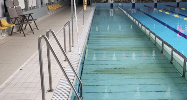 Basen pod Platanem w Brzeszczach – obiekt przejdzie modernizację obejmującą wymianę wypłycenia toru i montaż urządzeń dla osób z niepełnosprawnościami, 2026