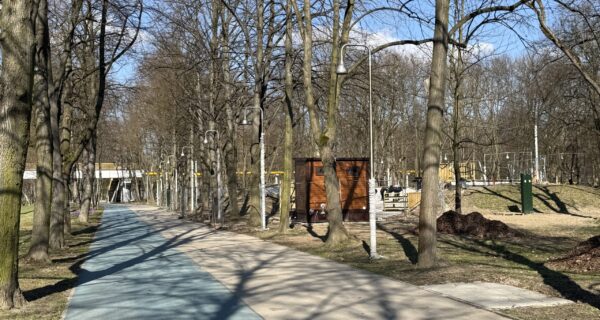 Bulwary nad Sołą w Oświęcimiu – miejsce rewitalizacji i centrum życia towarzyskiego mieszkańców, kwiecień 2026