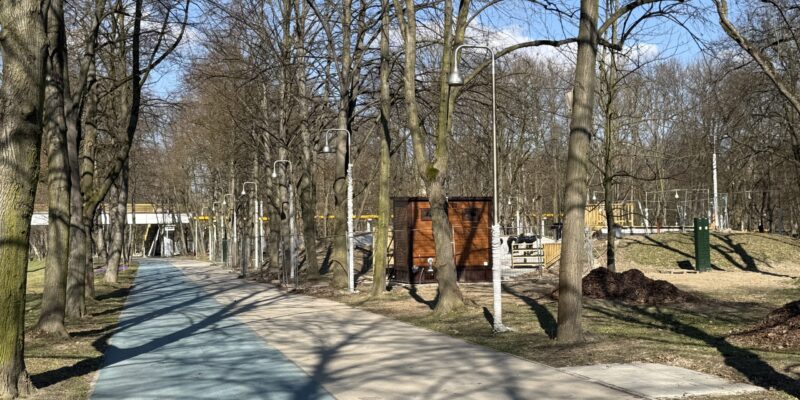 Bulwary nad Sołą w Oświęcimiu – miejsce rewitalizacji i centrum życia towarzyskiego mieszkańców, kwiecień 2026