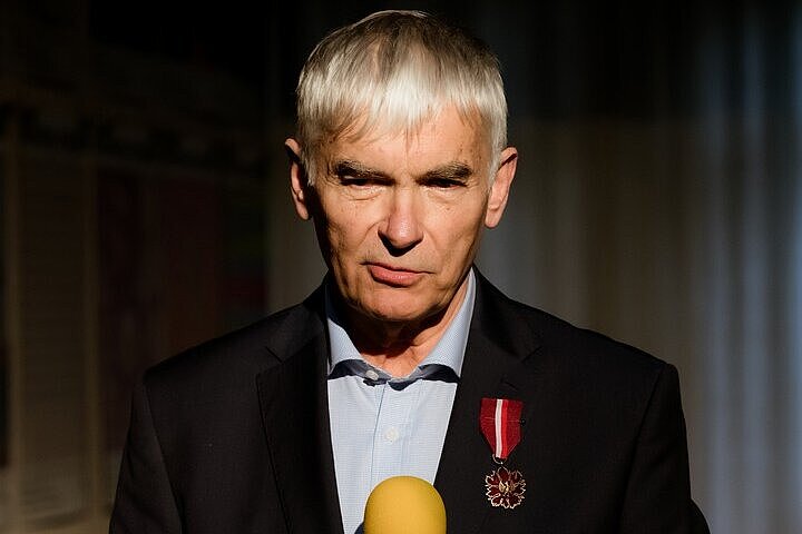 Krakowski Salon Poezji w Oświęcimiu i odznaczenie Gloria Artis dla byłego dyrektora MDSM