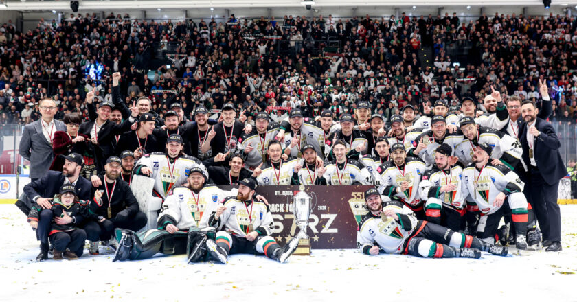 Hokeiści GKS Tychy świętują siódme mistrzostwo Polski po wygranej z GKS Katowice 7:2 w czwartym meczu finałowym Tauron Hokej Ligi, 7 kwietnia 2026